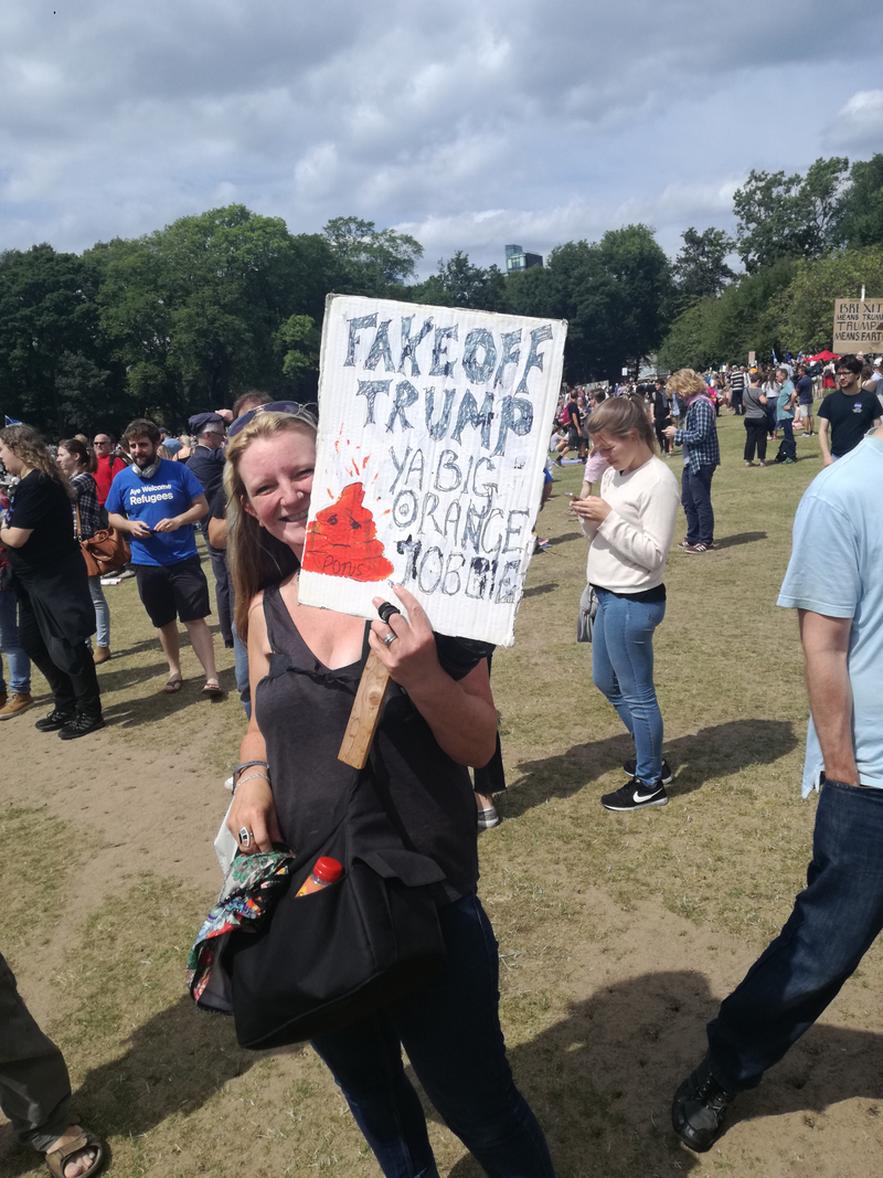 Illustration for article titled Scottish anti-Trump photo dump (long and comprehensive!)